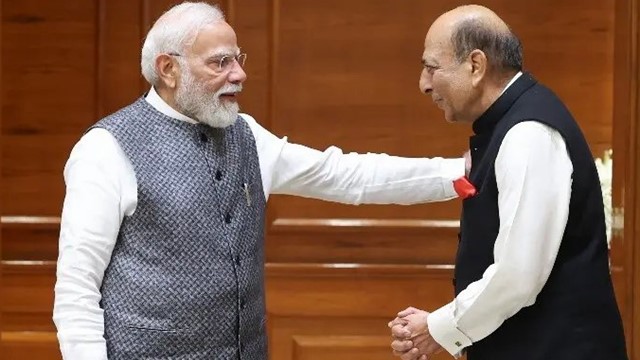 মোদীর সঙ্গে ভারতীয় দূত দীনেশ ত্রিবেদীর ঘন ঘন সাক্ষাৎ